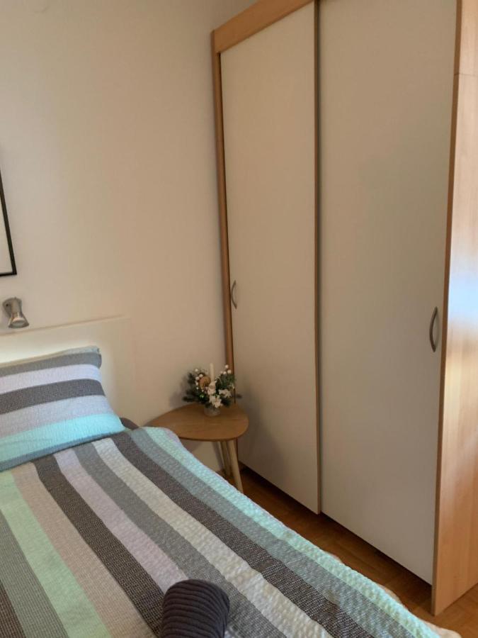 Sarmantni Apartman Malecka 2 Zagreb Exterior foto