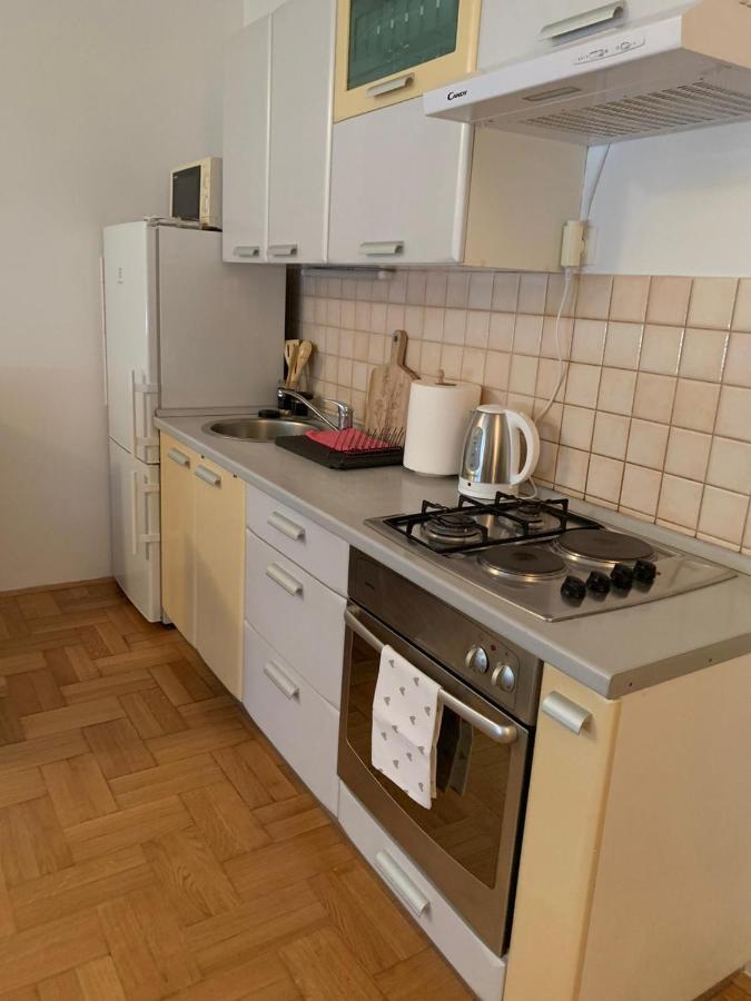 Sarmantni Apartman Malecka 2 Zagreb Exterior foto